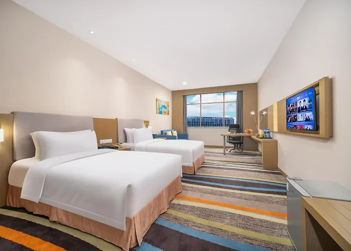 Guangzhou Baiyun Airport Rejoice By Argyle Hotel Rehe Metro Exit B --Free Shuttle Bus Is Provided During The 137Th Canton Fair